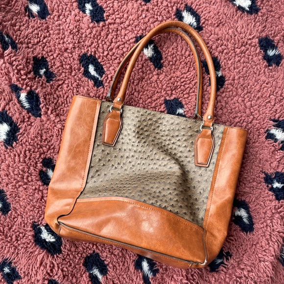 Kelly & Katie Soft Structured Large Shoulder/Tote Bag - Picture 5 of 10